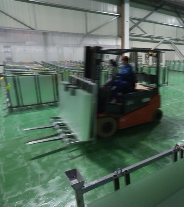 Nahaufnahme: Solarglashersteller