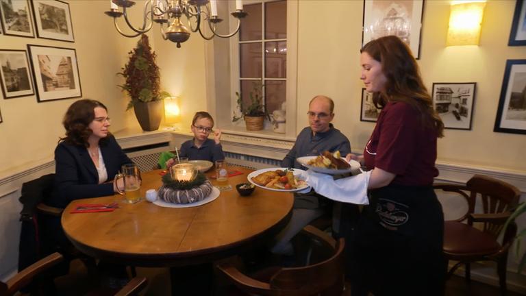 nahaufnahme: Essengehen wird teurer