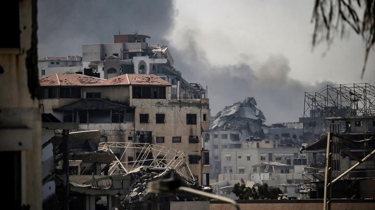 Rauch steigt nach einem israelischen Luftangriff in Gaza-Stadt, aufgenommen am 16.09.2025