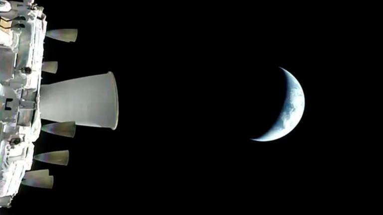 Dieses von der NASA zur Verfügung gestellte Foto zeigt die Erde aus der Perspektive des NASA-Raumschiffs Orion während des Artemis-2-Testflugs, der die Erde umkreist.