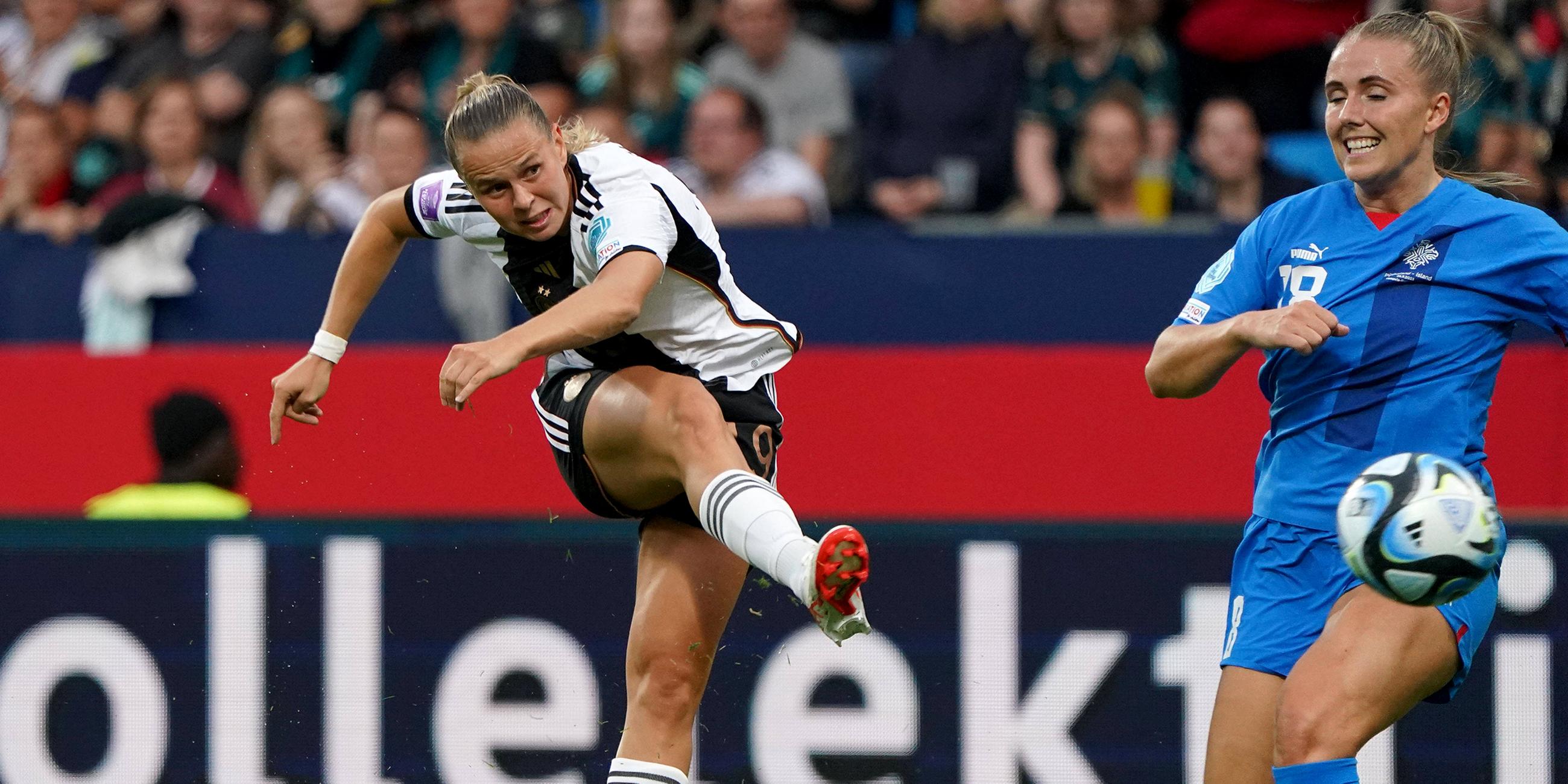 Klara Bühl beim Nations League Spiel gegen Island am 26.09.2023.
