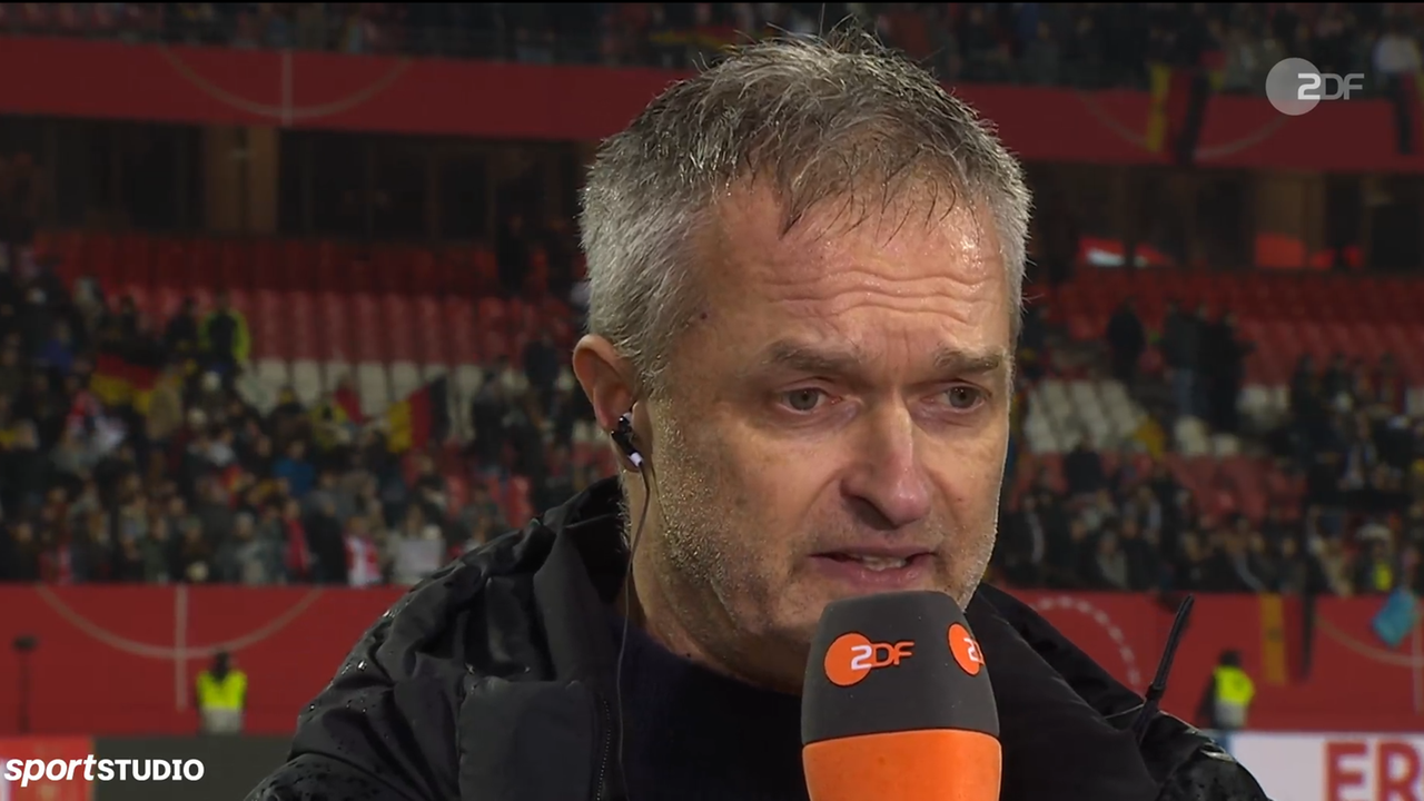 Christian Wück, Bundestrainer der DFB-Frauen während seinem Interview.