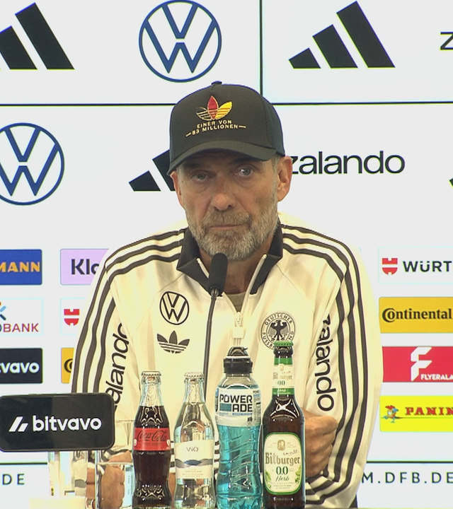 Bundestrainer Jürgen Klopp, der in der DFB-Zentrale in Frankfurt auf einer Pressekonferenz seinen Kader für die anstehenden Nations League-Spiele nominiert