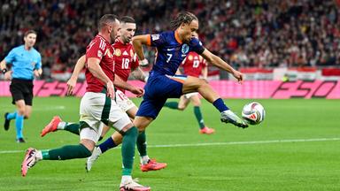 Der Niederländer Xavi Simons in Aktion während des Nations League Spiels gegen Ungarn.