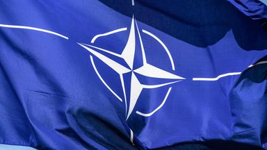 Eine Flagge der Nato