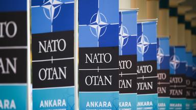 NATO-Flaggen beim Gipfel in Ankara