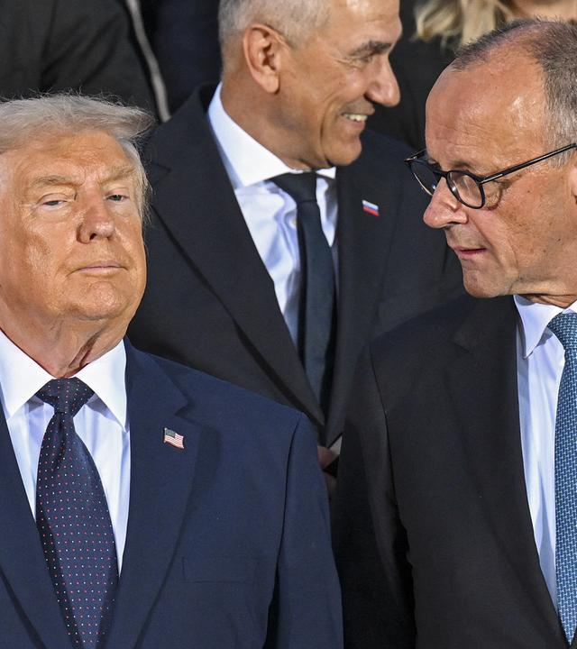 NATO-Gipfel in Ankara (Türkei) - Donald Trump (l.) und Friedrich Merz, aufgenommen am 07.07.2026
