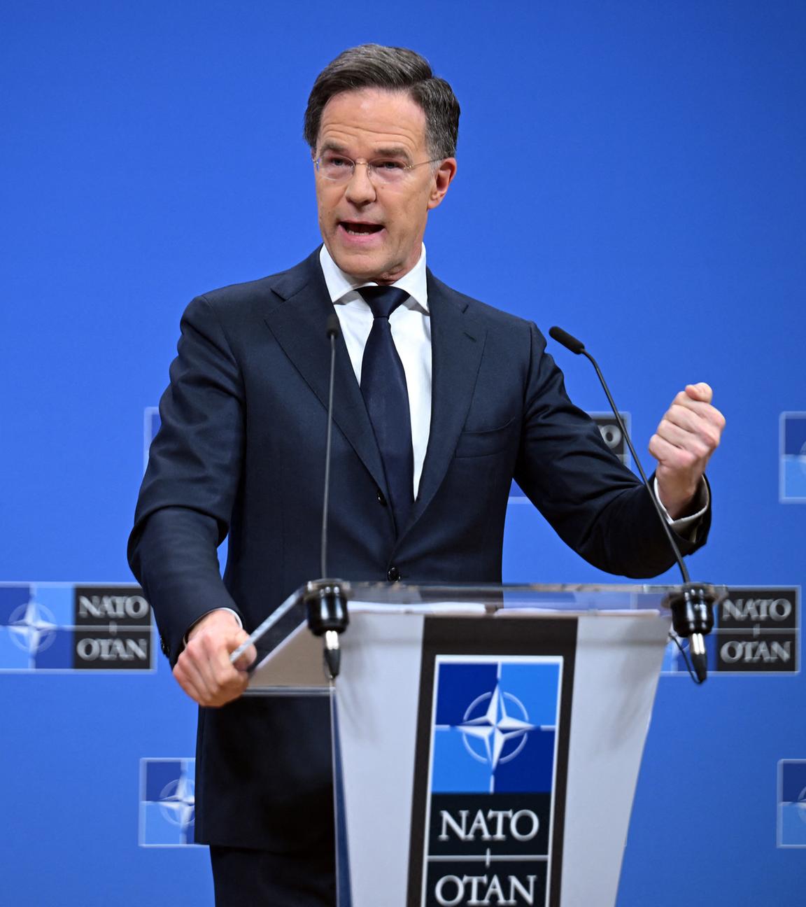 Mark Rutte bei einer PK vor dem Treffen der NATO-Verteidigungsminister