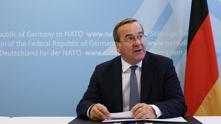 Boris Pistorius bei dem Nato-Treffen in Brüssel