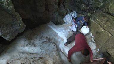 Im türkischen Taurusgebirge lagern die Menschen ihre Käse oder Ziegenmilch  in Höhlen und Erdfällen.
