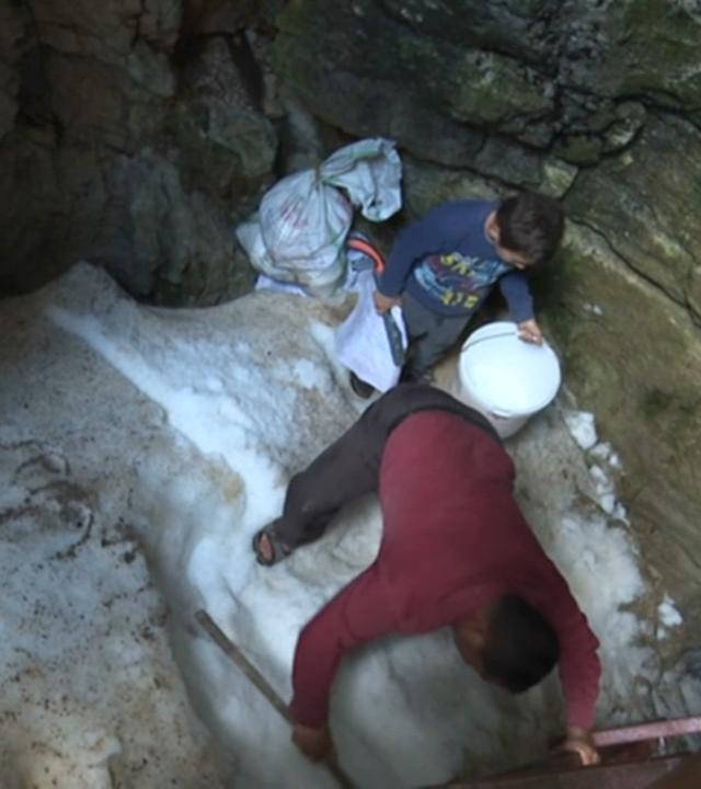 Im türkischen Taurusgebirge lagern die Menschen ihre Käse oder Ziegenmilch  in Höhlen und Erdfällen.
