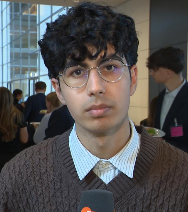 Navid, zum Wehrdienst per Los