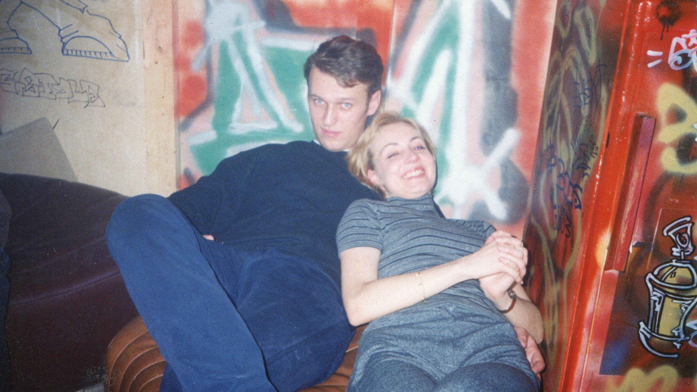 Alexej und Julija vor ihrer Hochzeit, 1999