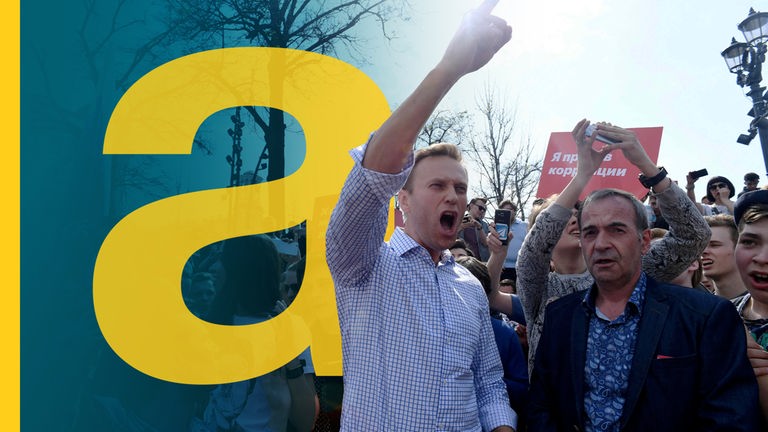 Demonstrierende Anhänger Nawalnys