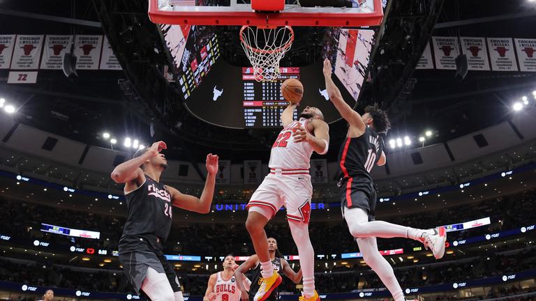 Talen Horton-Tucker von den Chicago Bulls beim Versuch eines Slam Dunks.