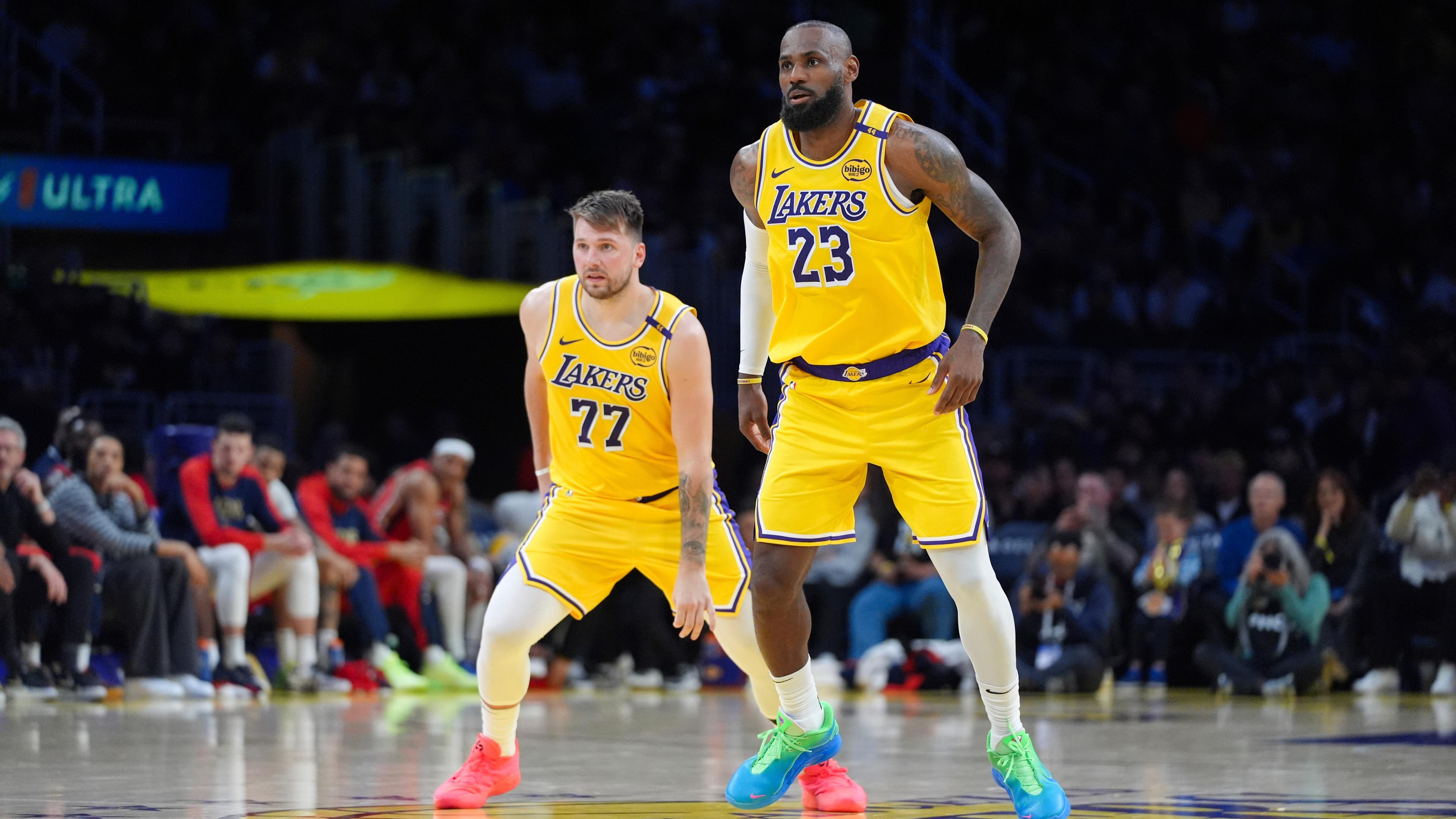 Superstars im Basketball: James LeBron und Luka Doncic spielen für die Los Angeles Lakers.