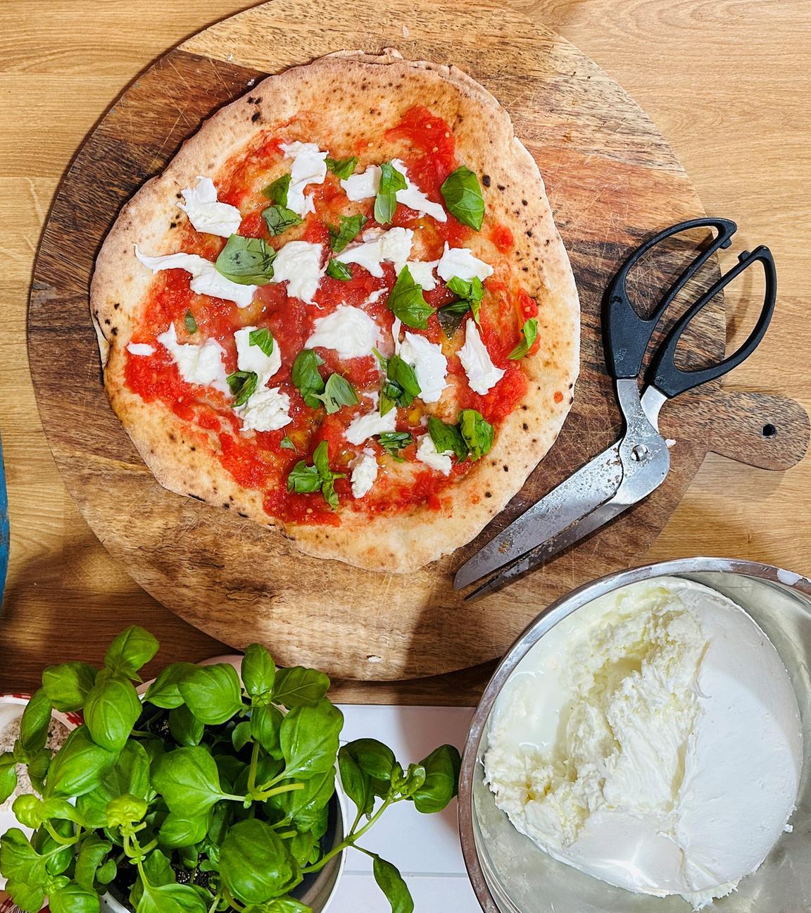 Neapolitanische Pizza Margherita