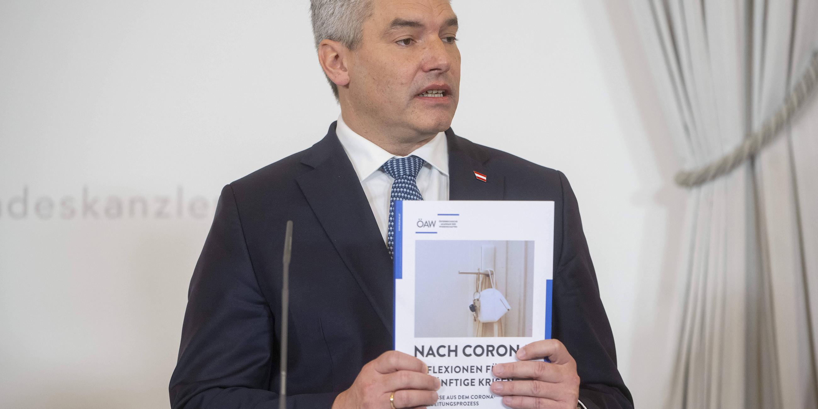 Karl Nehammer bei der Pressekonferenz zu den Ergebnissen des Corona-Aufarbeitungsprozesses