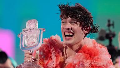 ESC-Sieger Nemo mit Pokal