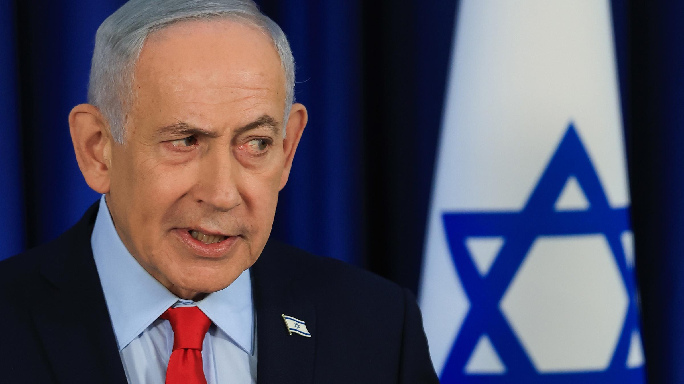  Der israelische Premierminister Benjamin Netanjahu spricht während einer Pressekonferenz in Jerusalem. (Archiv)