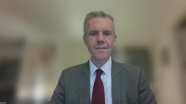 Militär-Ökonom Dr. Marcus Keupp im Livestream dazugeschaltet über einen Zoom-Call.