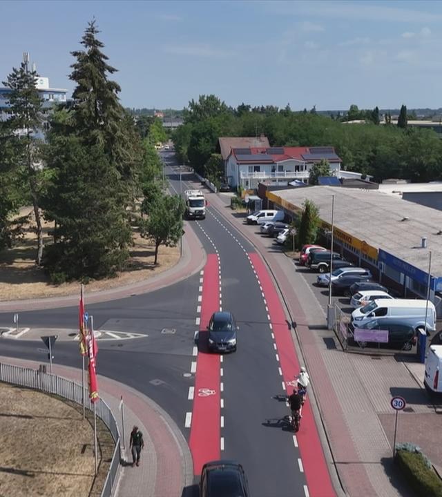 Straße mit neuem Verkehrskonzept