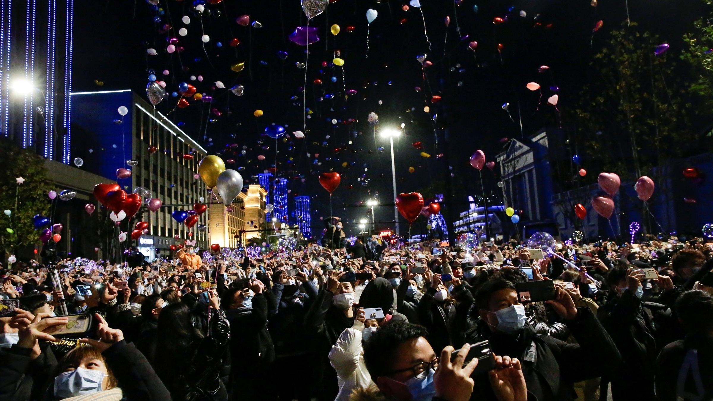 Wuhan begrüßt das Neue Jahr Luftballons.