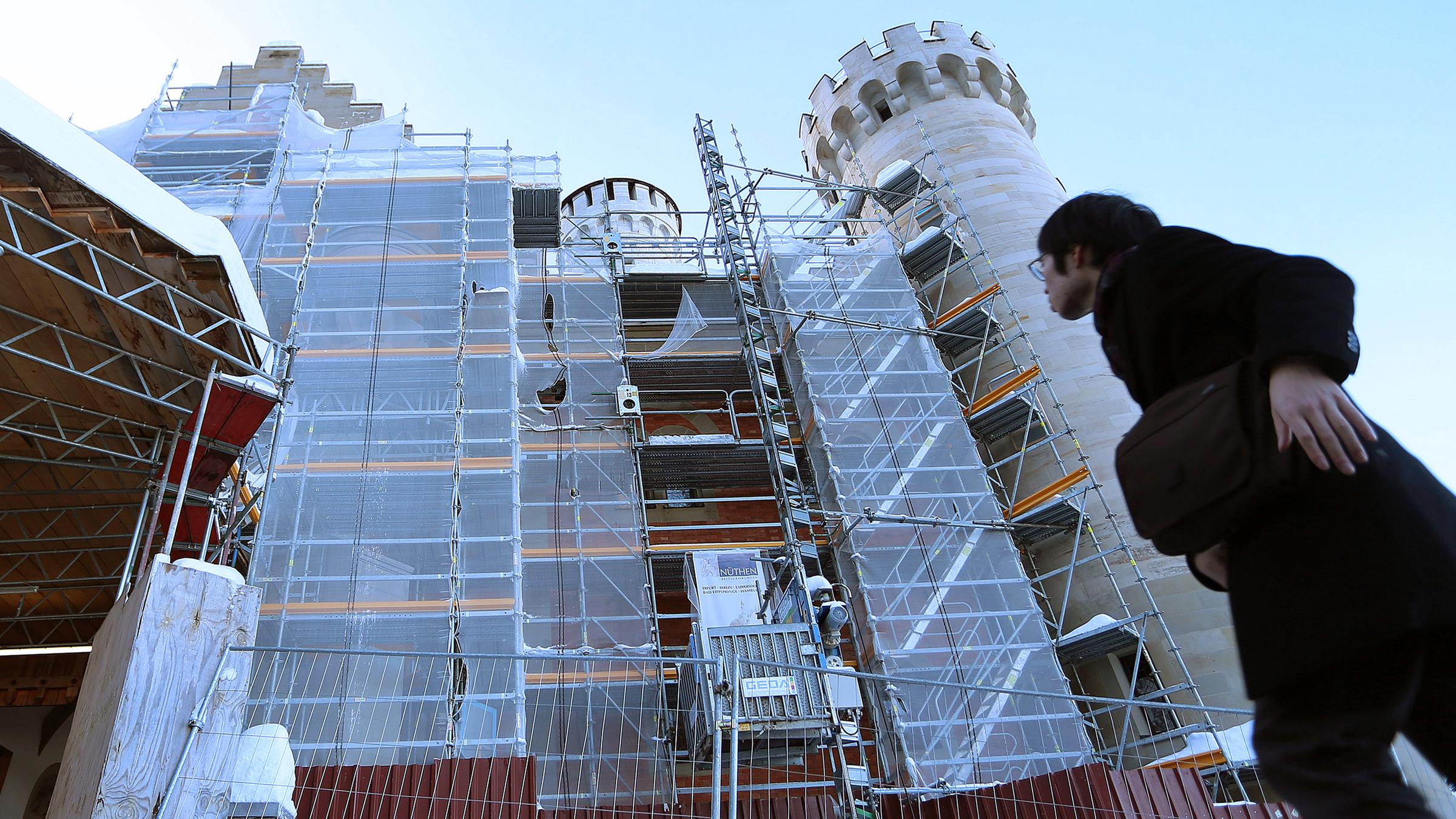 Schloss Neuschwanstein wird derzeit restauriert, aufgenommen am 16.01.2019 in Schwangau, Bayern.