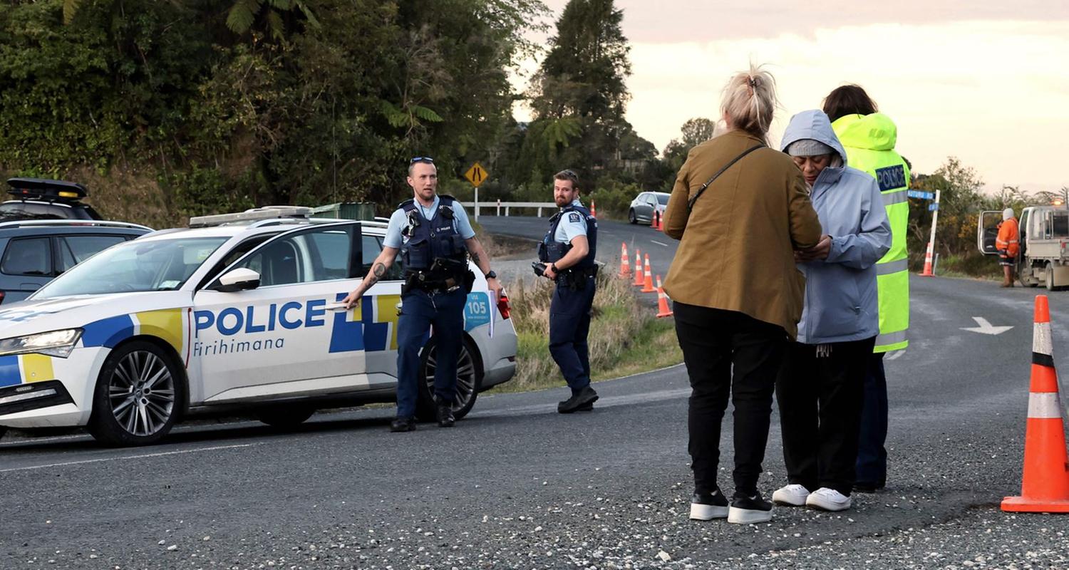 Jahre lang versteckte sich ein Vater nach der Entführung seiner drei Kinder mit ihnen in der Wildnis Neuseelands. Nun hat die Polizei ihn erschossen.