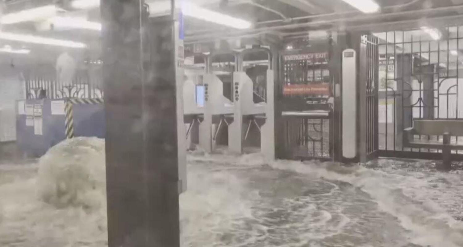 Überflutung in New Yorker U-Bahn