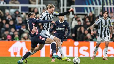 Newcastle auf Kurs, Barcelona gewinnt in Prag