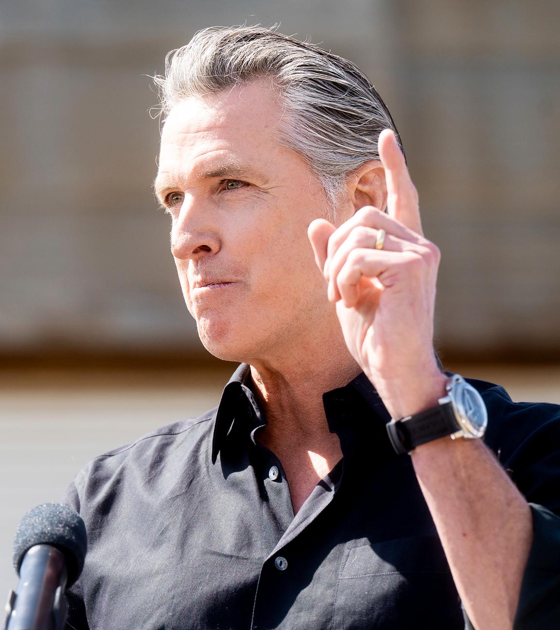Kaliforniens Gouverneur Gavin Newsom bei einer Pressekonferenz am 16. April 2025 in Ceres, Kalifornien