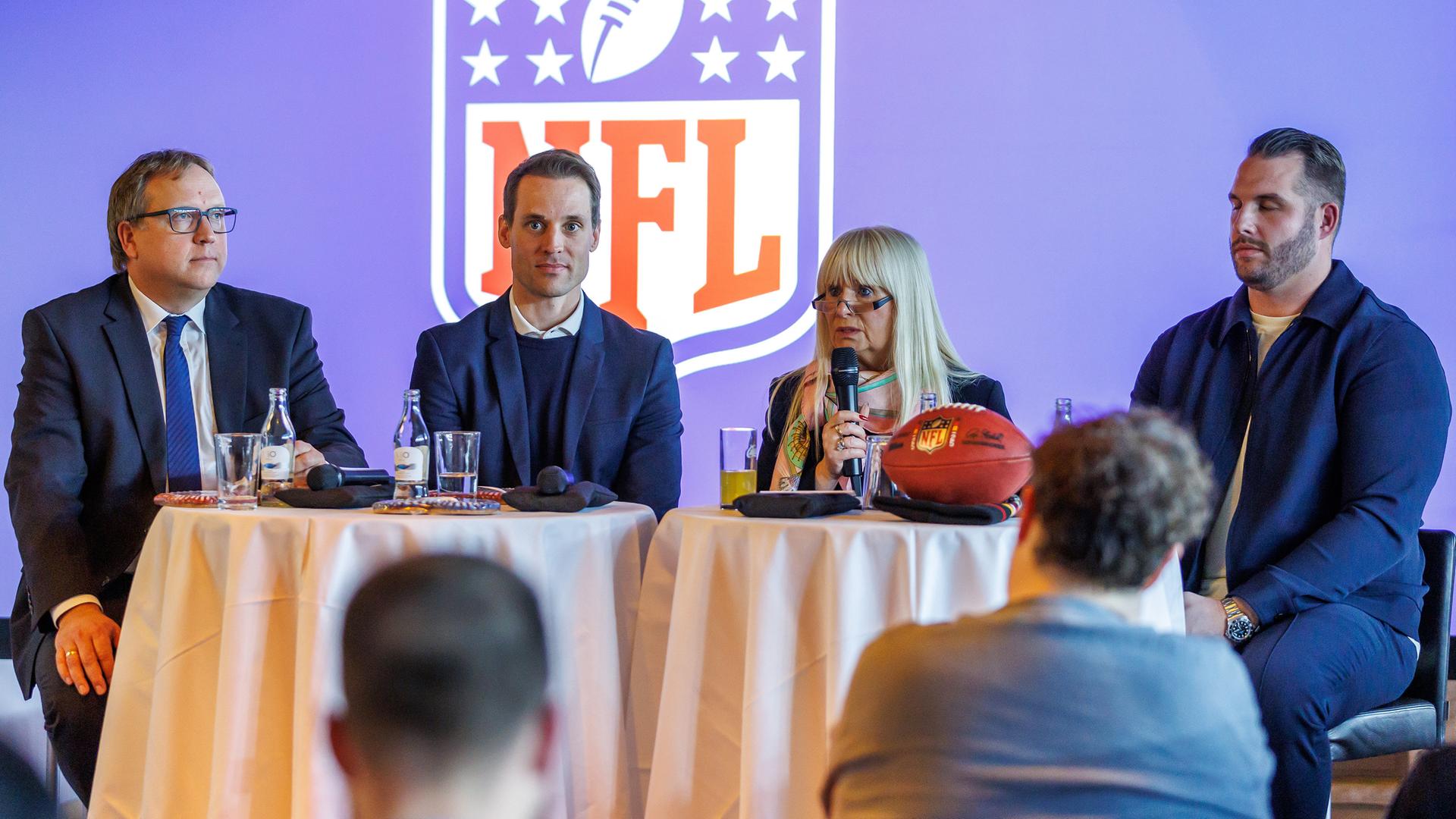 Medienrunde der NFL mit Timo Rohwedder, Alexander Steinforth, Iris Spranger und Björn Werner (v.l.n.r.)