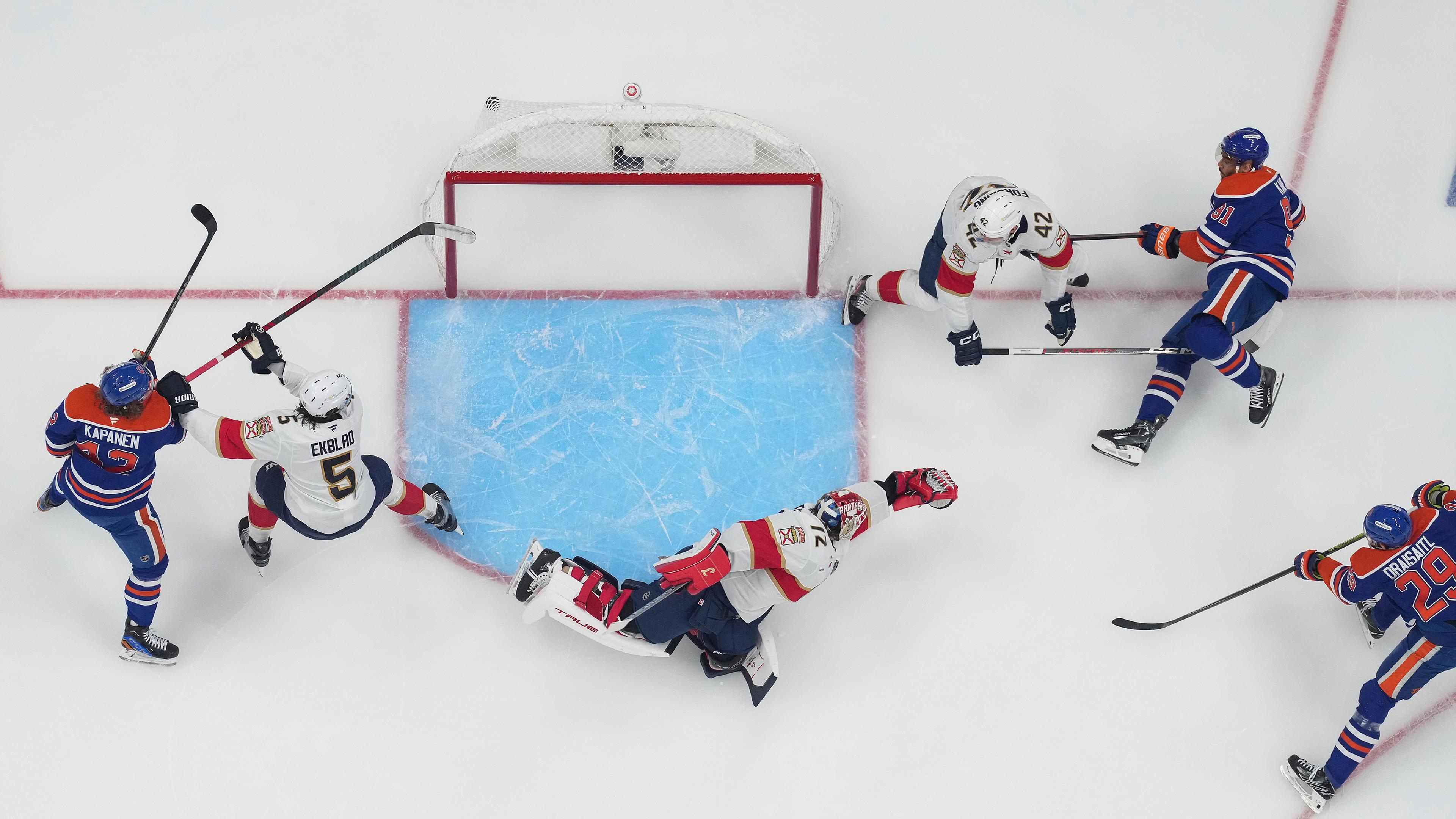 Aufnahme aus der Vogelperspektive vom Torbereich des NHL Stanley Cup Final.