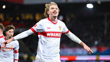 Nick Woltemade bejubelt ein Tor während eines Spiels in der Bundesliga