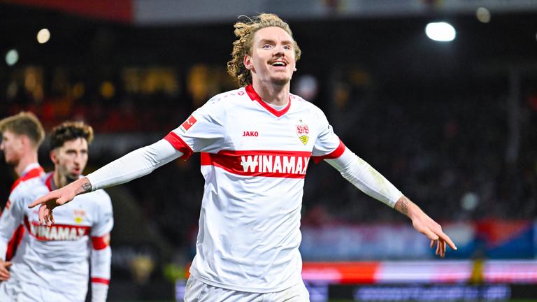 Nick Woltemade bejubelt ein Tor während eines Spiels in der Bundesliga