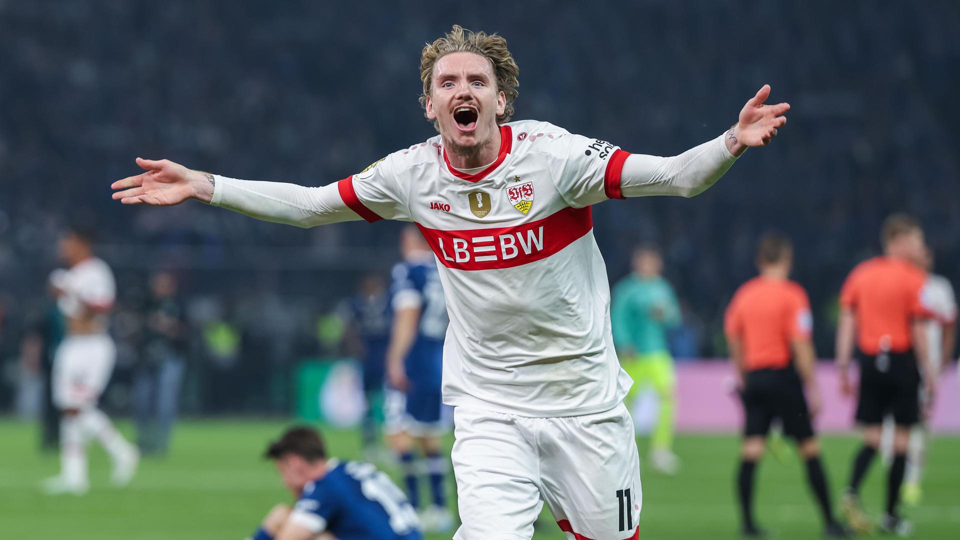 Nick Woltemade jubelt beim DFB-Pokalfinale.