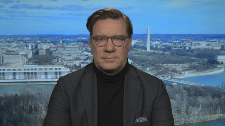 Militärexperten Nico Lange in Jacket und Rollkragenpullover