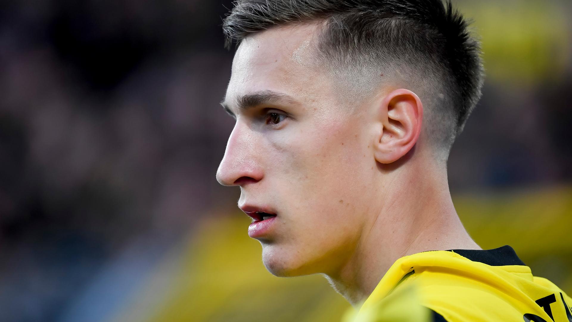 Nico Schlotterbeck fällt nach seiner Knieverletzung wohl ein halbes Jahr aus.