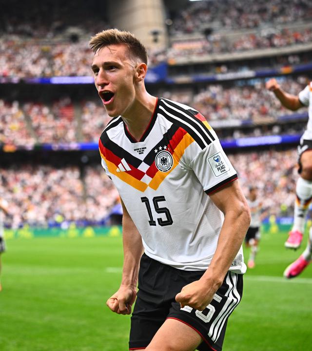 Der deutsche Nationalspieler Nico Schlotterbeck jubelt nach seinem Treffer zum 2:1 gegen Curacao 