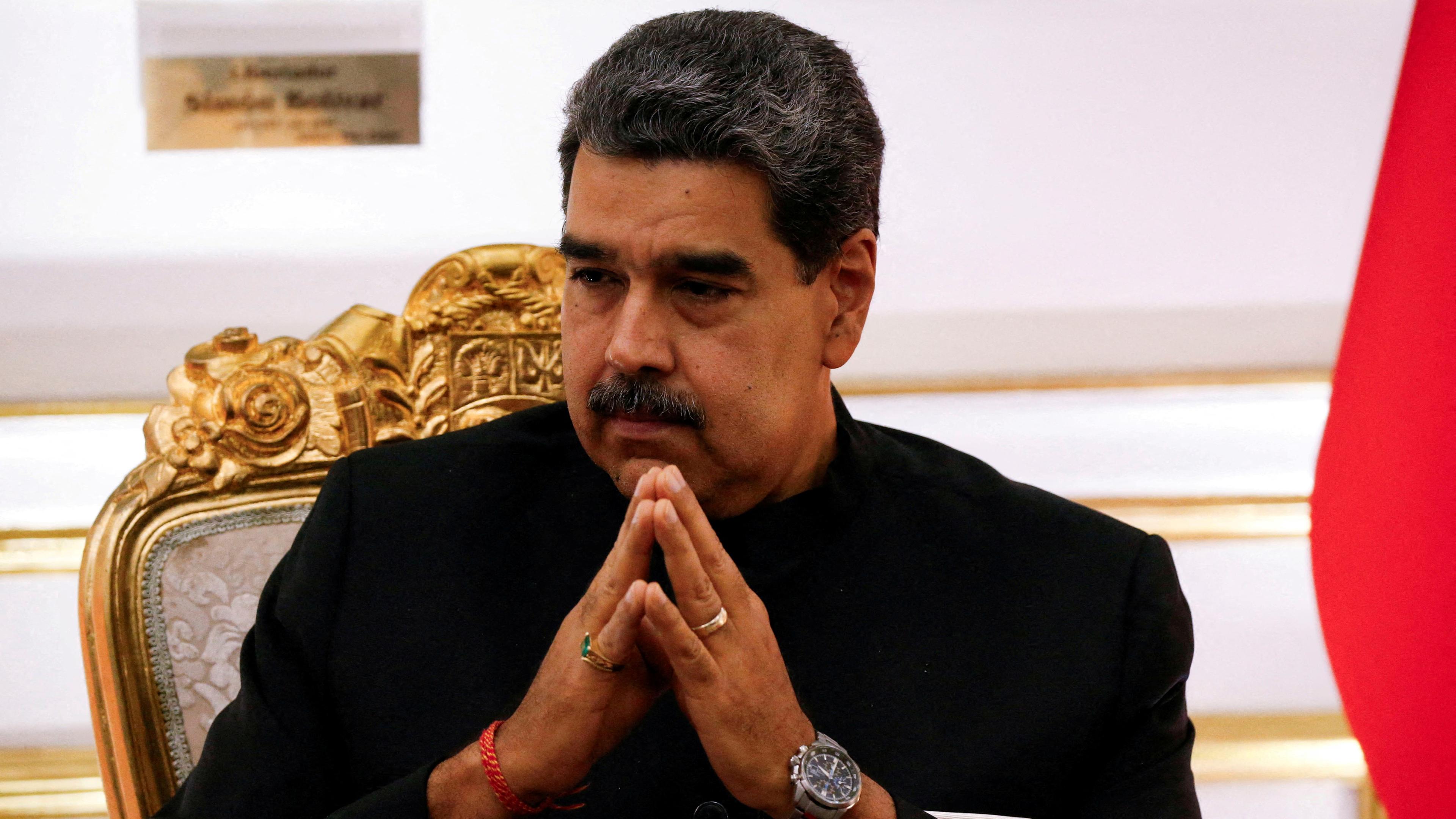 Archiv: Venezuelas Präsident Nicolas Maduro trifft sich am 20. Februar 2024 im Miraflores-Palast in Caracas, Venezuela, mit Russlands Außenminister Sergej Lawrow (nicht abgebildet).