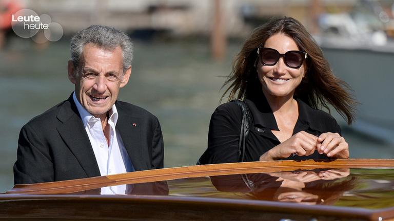 Der ehemalige französische Präsident Nicolas Sarkozy und seine Frau, Carla Bruni, kommen am 02.09.2023 zum Internationalen Filmfestival von Venedig an.