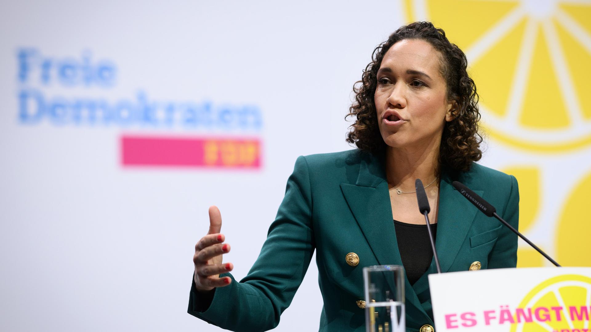 Generalsekretärin der FDP Nicole Büttner spricht auf dem 76. Ordentlicher FDP-Bundesparteitag am 17.05.2025