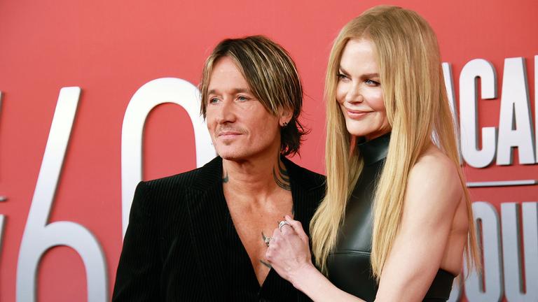 Nach 20 Jahren Ehe sind Nicole Kidman und Keith Urban offiziell geschieden, eine Trennung ganz ohne Rosenkrieg. Die gemeinsamen Teenager Sunday und Faith bleiben bei ihrer Mutter. (07.01.2026)