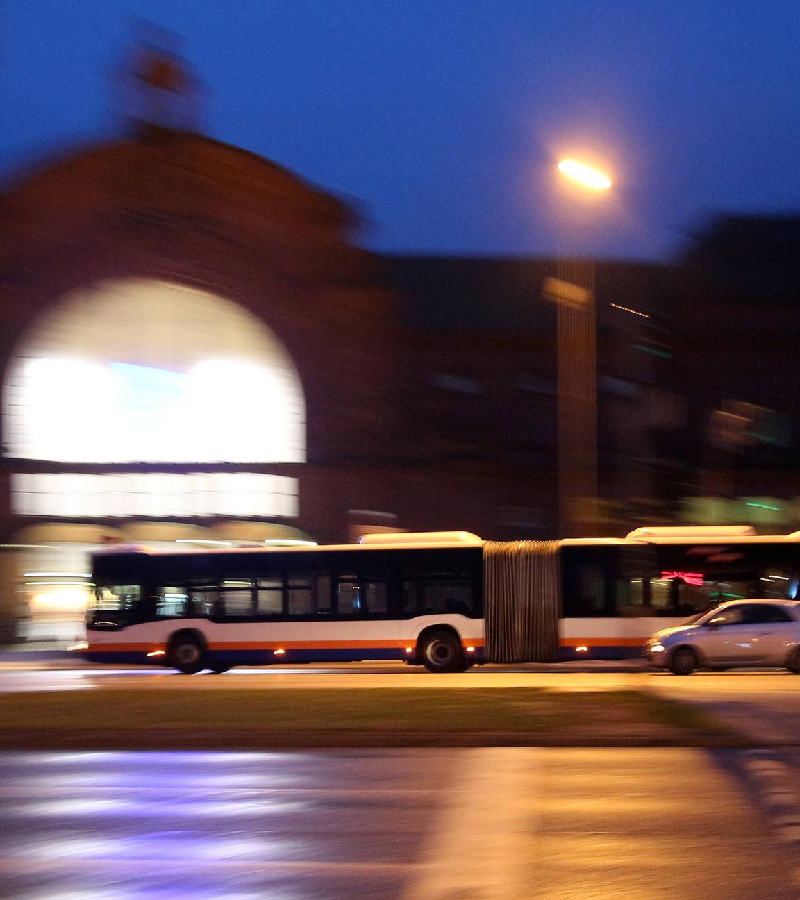 Niederflur Gelenkbus der ESWE, Wiesbaden