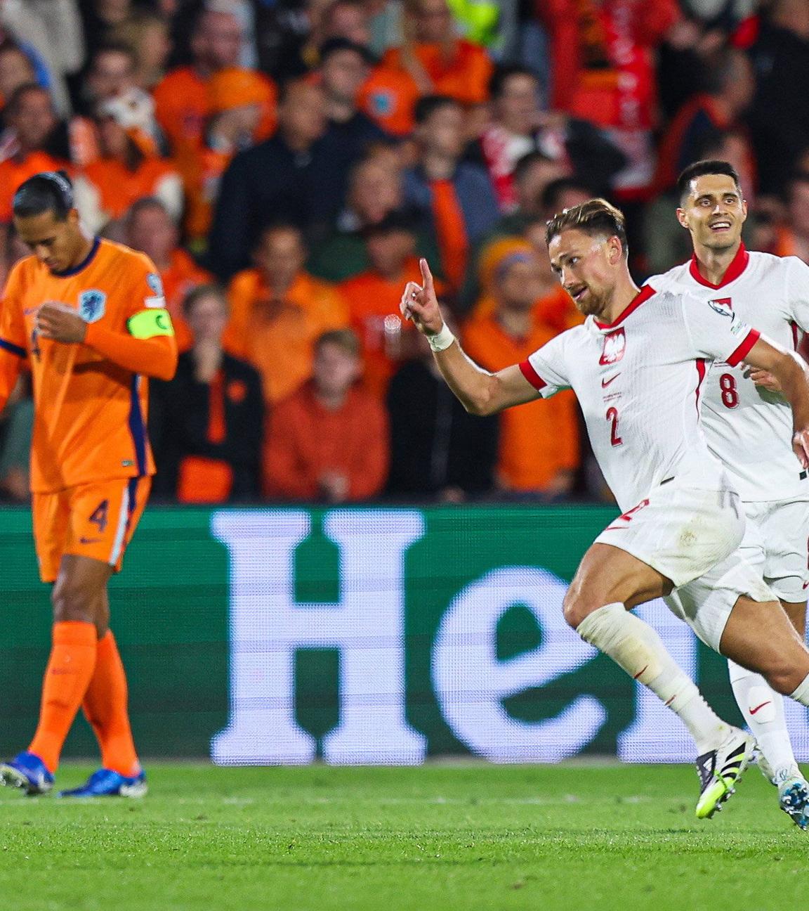 Der polnische Spieler Matty Cash jubelt.
