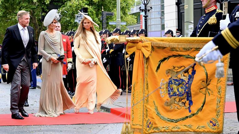 König Willem-Alexander mit seiner Tochter Prinzessin Amalia und Frau Königin Máxima bei den Feierlichkeiten zum "Prinsjesdag".
