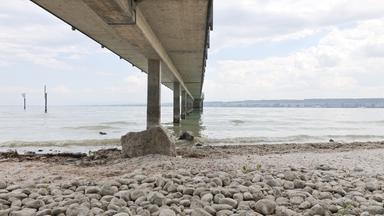 Baden-Württemberg, Konstanz: Niedrigwasser in Konstanz am Bodensee.