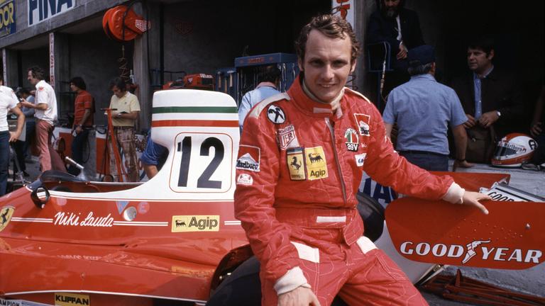 Niki Lauda vor Ferrari 