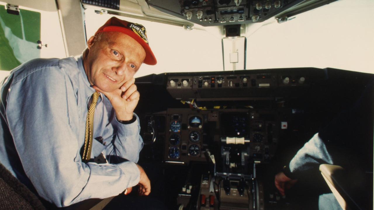 Niki Lauda in Flugzeugcockpit 